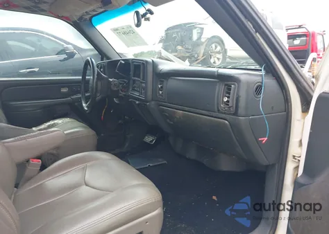 2002 Chevrolet Avalanche 1500 z USA, uszkodzony, nr VIN 3GNEK13T02G112170